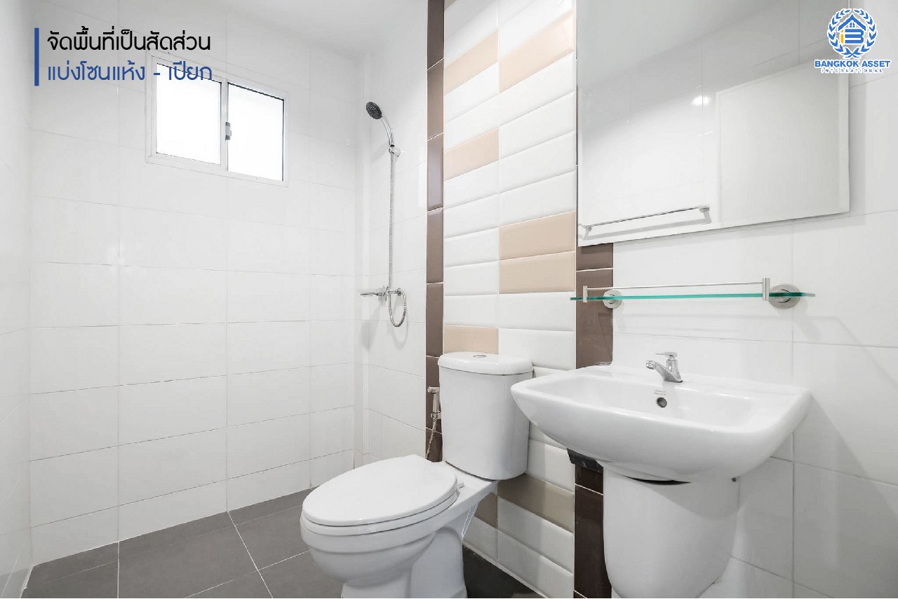 บ้านมือสองตกแต่งใหม่ แบรนด์ Q.House ม.เดอะทรัสต์ทาวน์ ราชพฤกษ์-รัตนาธิเบศร์ ทาวน์เฮ้าส์หลังใหญ่ เนื้อที่ 19.8 ตร.ว. มาพร้อมฟังก์ชั่น 3 ห้องนอน 2 ห้องน้ำ จอดรถได้ถึง 2 คัน บนทำเลติดถ.ราชพฤกษ์ เดินทางสู่ใจกลางเมืองได้อย่างรวดเร็ว ใกล้รถไฟฟ้า"สถานีบางรักน้อยท่าอิฐ"...